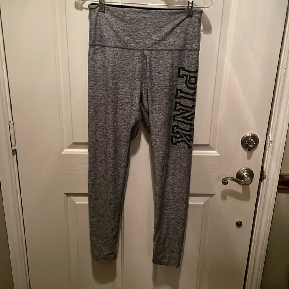 PINK Victoria’s Secret ULTIMATE Size M leggings
